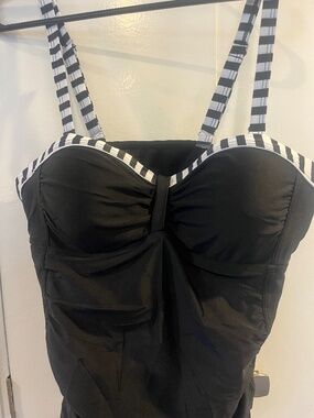 Black Tankini Swimsuit Top Twist Front Padded Bust Striped Straps Size M